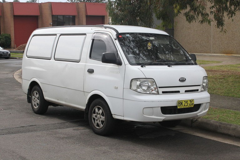 rental kia preggio travello jogja
