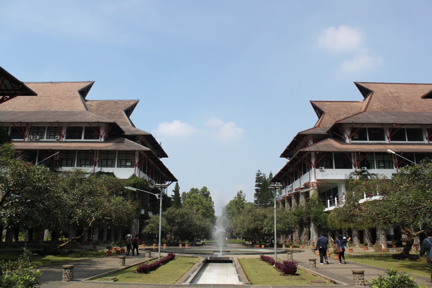 Institut Teknologi Bandung. Sumber : google.com